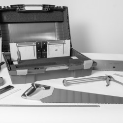 Consumabile pentru Profile Decorative din Polistiren – Montaj Profesional Adro®