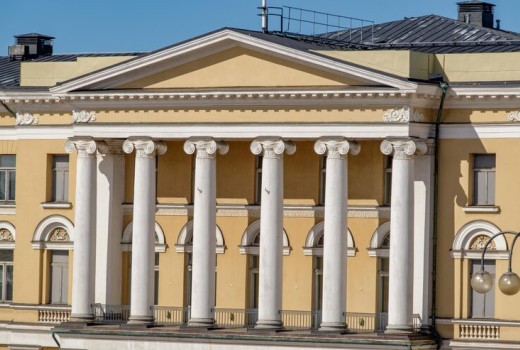 Coloane decorative vs. pilastrii