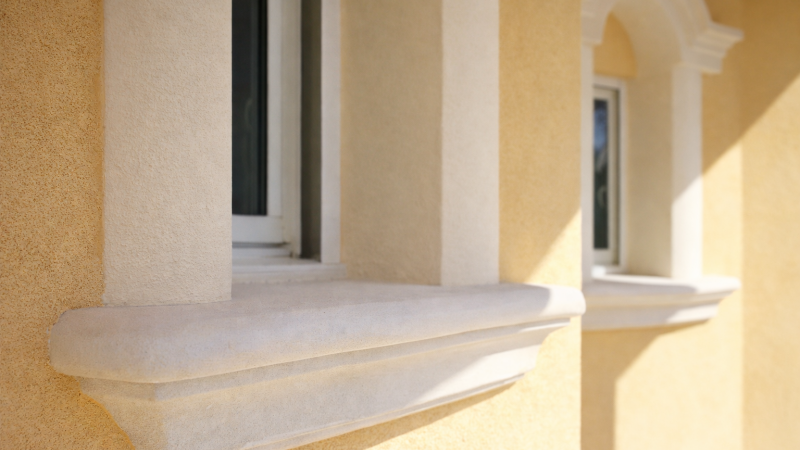 Solbanc exterior: cum îl alegi și cum îl montezi corect ca să protejeze fațada