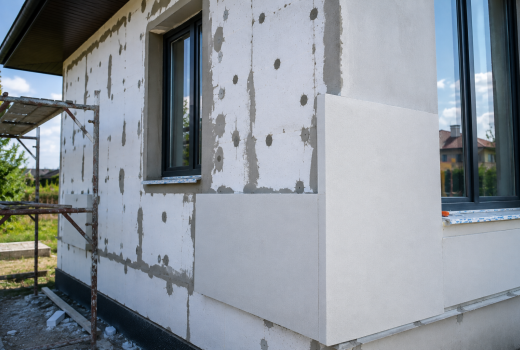 Termosistem decorativ pentru fațadă: ce este, ce rol are și cum transformă exteriorul casei